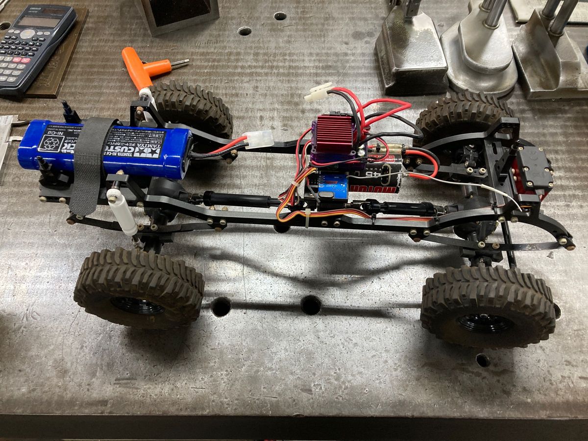 TRAIL STOMPER 4WD ラジコン