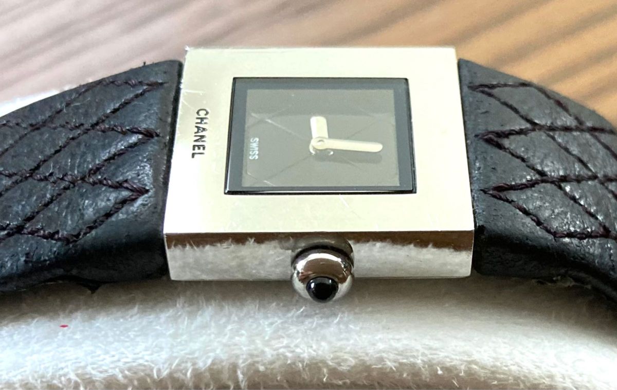 CHANEL シャネル マトラッセ クオーツ 時計 黒文字盤 レザーベルト