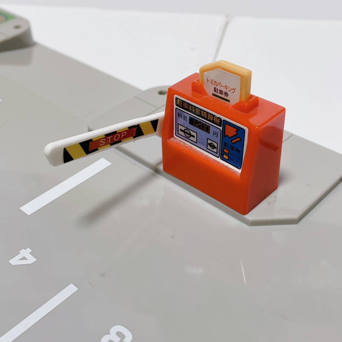 匿名取引・送料無料 動作OK 電池交換済み トミカ ソーラータウン