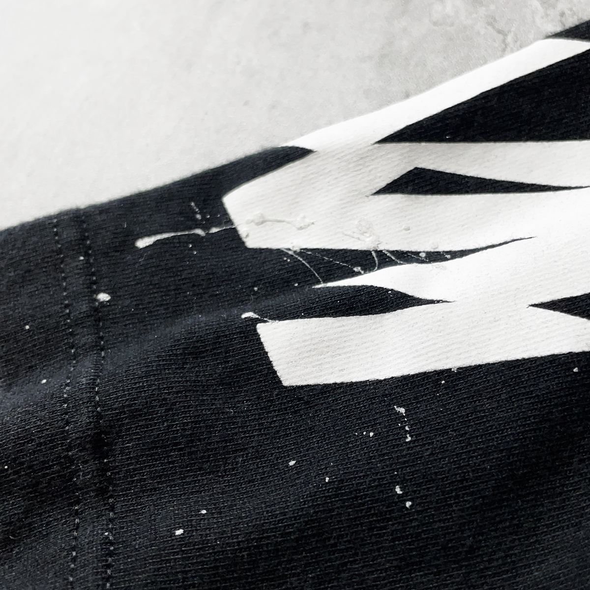 MISBHV メンズ M ダメージ 加工 ペイント 穴 グランジ ロゴ プリント