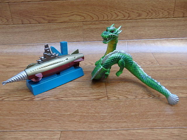 海底軍艦」マンダ（マーミット）＆轟天号（マルサン電撃）ソフビ2体