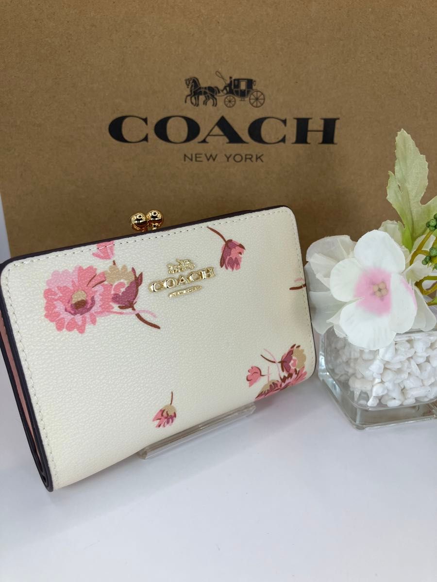 新品 未使用 COACH コーチ 花柄 がま口二つ折り財布 箱 紙袋付き