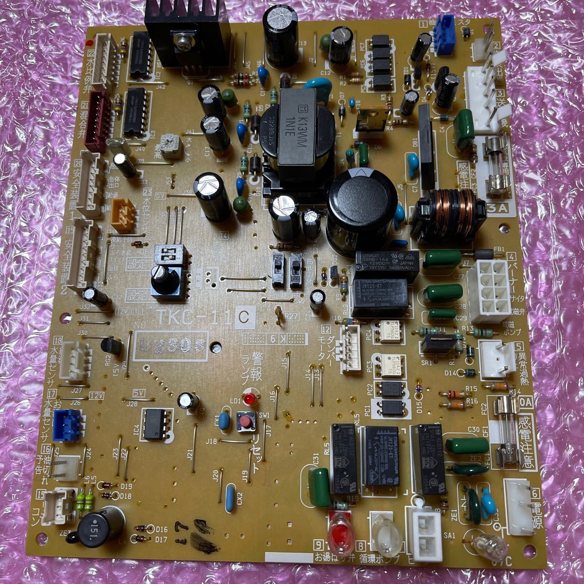長府石油給湯機用コントロール基板、IB-4701DKF他統合基板TKC-11Cです