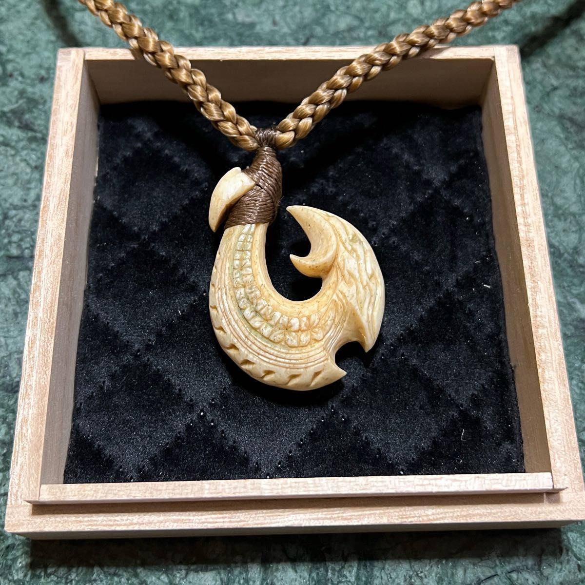 マッコウクジラ コル フィッシュフック ボーンカービング お守り