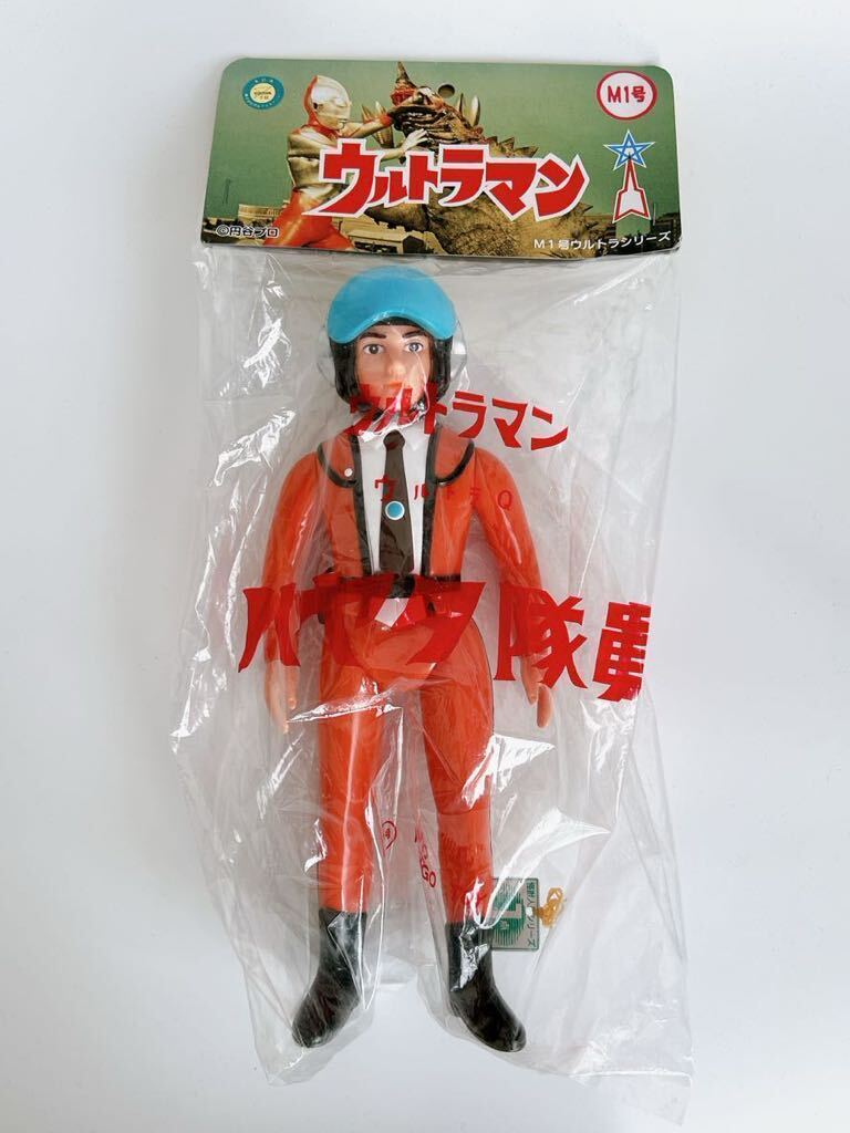 M1号ハヤタ隊員ウルトラマンブルマァク