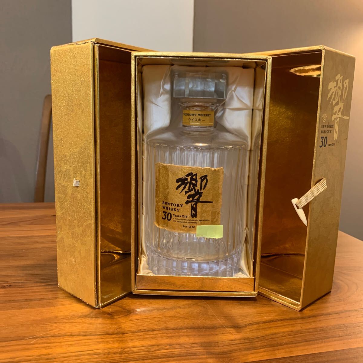 響21空瓶空箱 響21年ウイスキー 空瓶 箱付き 美品 響21年 空瓶 箱