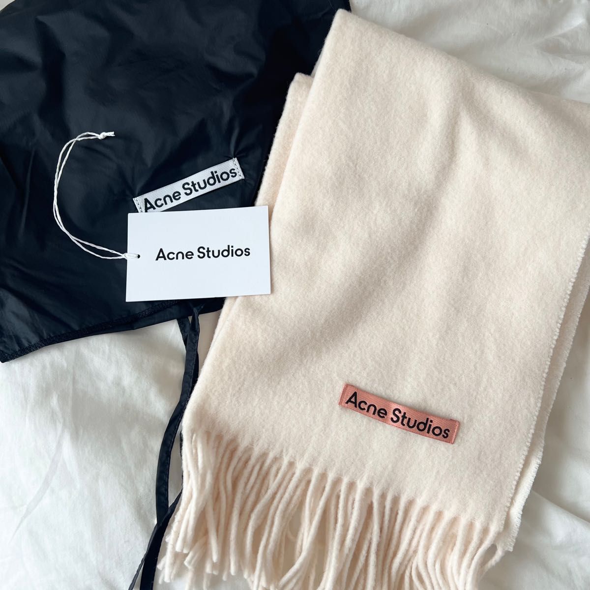acne studios アクネ マフラー ウォームホワイト ピンクタグ 保存袋
