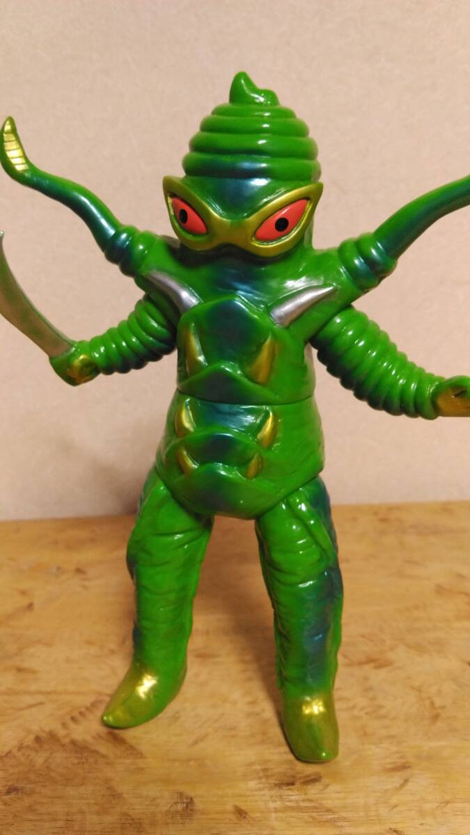 Yahoo!オークション - Marmit マーミット テロリスト星人 全高24センチ