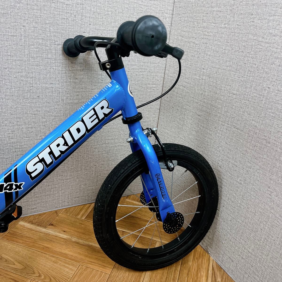 美品】ストライダー 14x STRIDER 14インチ ブルー キッズバイク 美品