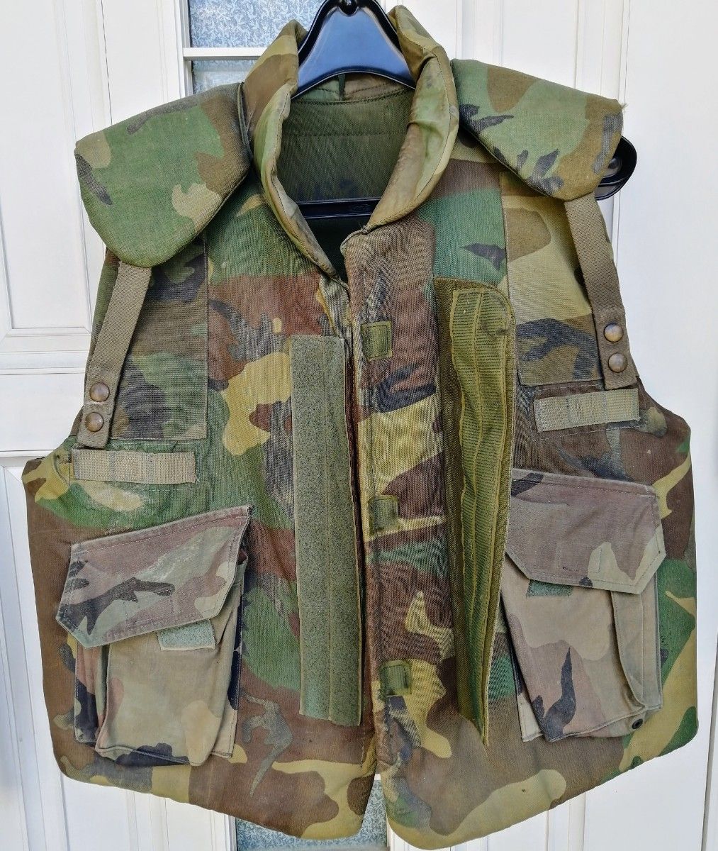 値下げしました❗米軍 M-69 ボディーアーマー 防弾チョッキ