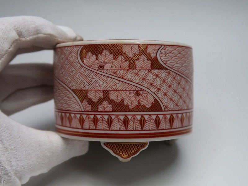 九谷焼香合良山作手書き金彩色盛り古今和歌集和歌光甫花印銘共箱