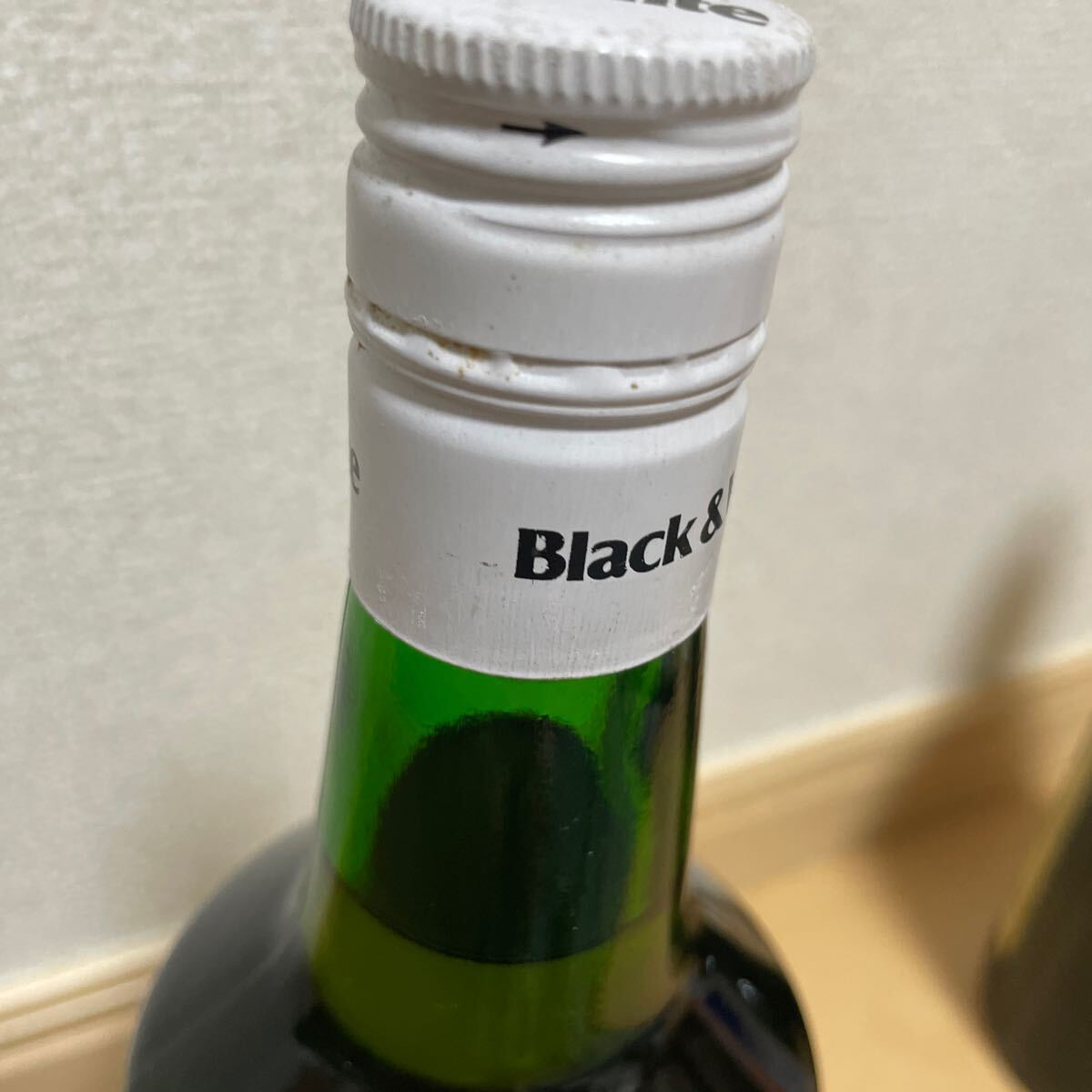 未開栓】Black&Whitスコッチウイスキー 4/5Quart 760ml 未開栓