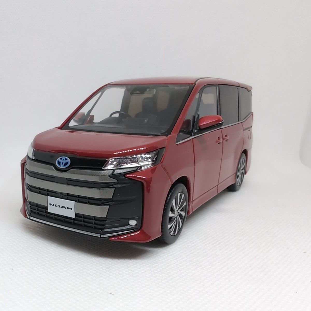 90型NOAH カラーサンプルミニカー 7色 ＋ プルバックカー2台｜Yahoo