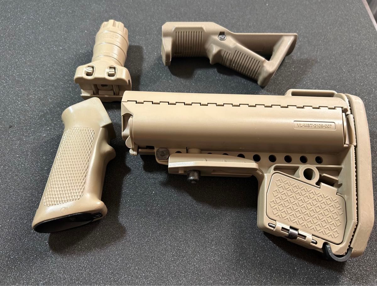 東京マルイ 次世代電動ガン M4 CQB-R タンカラーストック付き Amazon