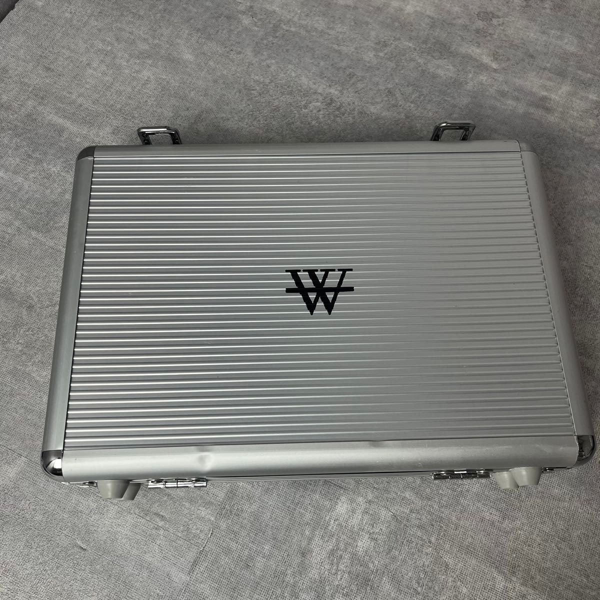 世界のヨコサワ】ポーカーセット アルミケース ROOTSカード