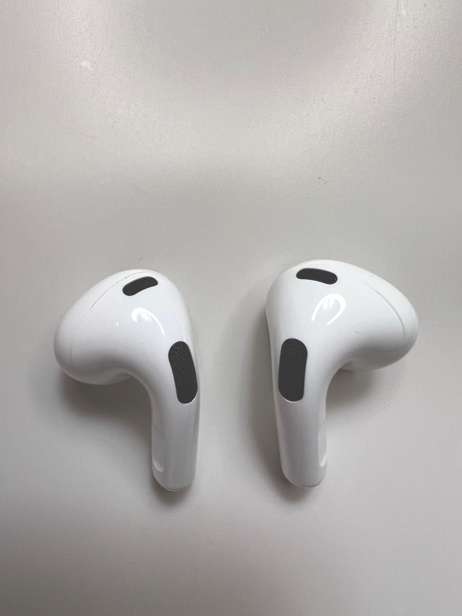 AirPods 第3世代 MME73J/A MPNY3J/A 充電ケースと右耳と左耳のみ