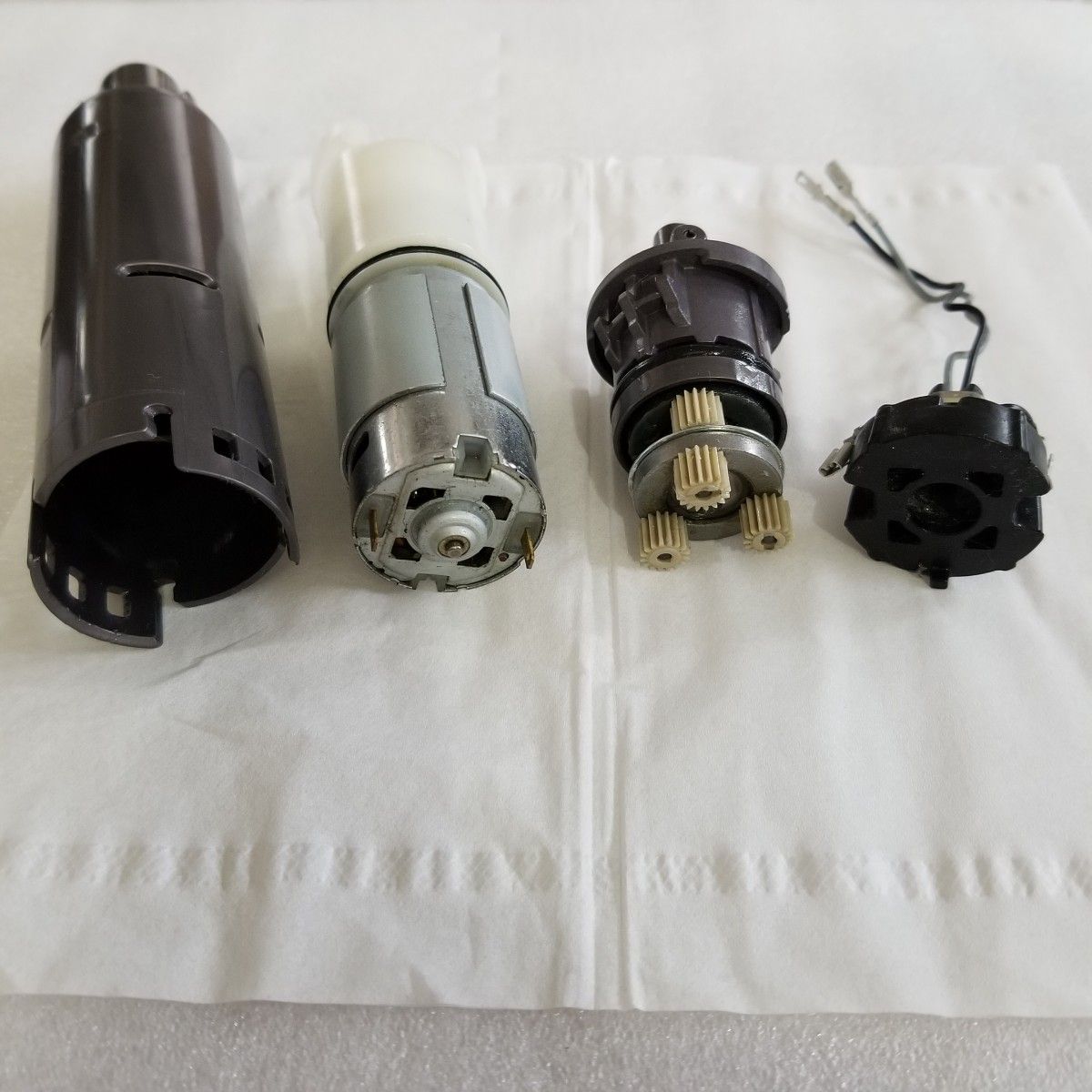 ダイソン掃除機 V10(SV12)分解洗浄済｜Yahoo!フリマ（旧PayPayフリマ）