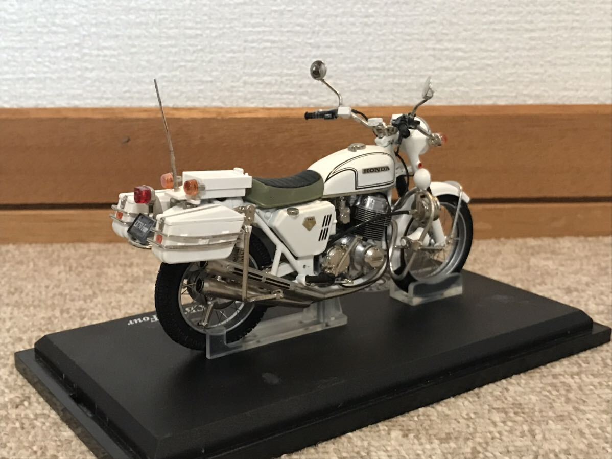 送料無料 1/18 ホンダ CB750 four 白バイ ミニカー マルサン 鉄馬