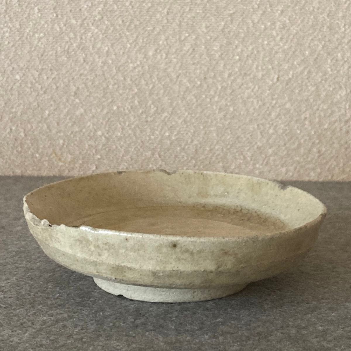 山茶碗 美濃 白瓷 灰釉 古窯 古陶 古美術 埋蔵文化財 発掘 出土 骨董