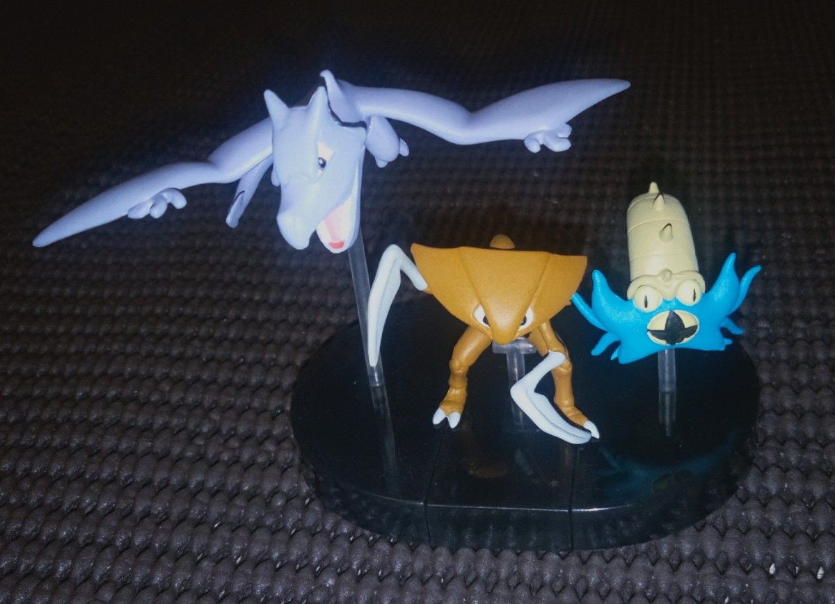 立体ポケモン図鑑 プテラ&カブトプス&オムスター SPECIAL04（ミュウと