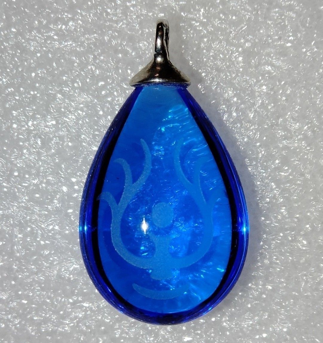 ジブリ美術館限定天空の城ラピュタバカラペンダント Amazon.co.jp