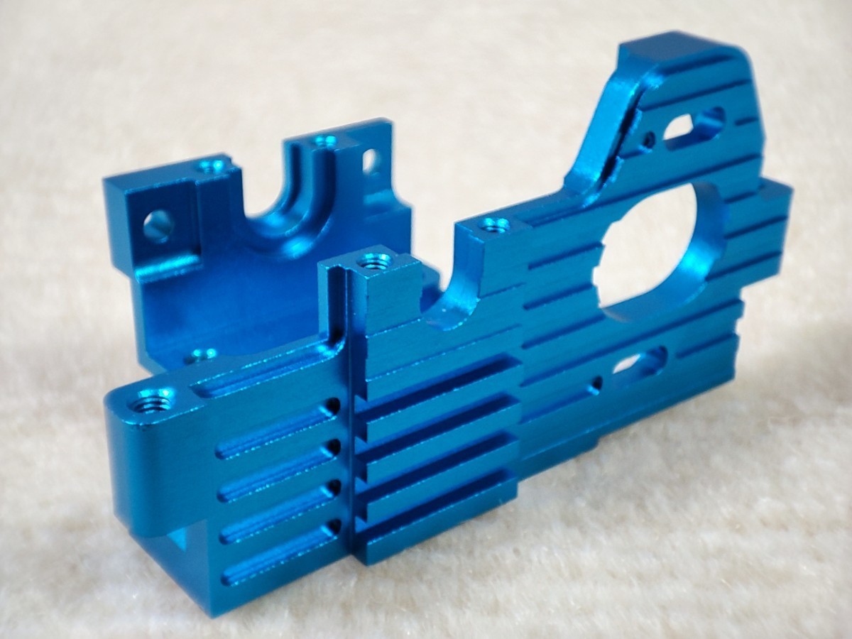 Yahoo!オークション - 【美品】DB01 アルミモーターマウント(ブルー)