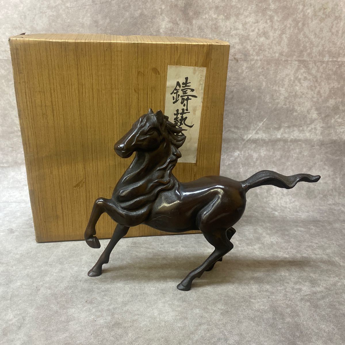 Yahoo!オークション - 馬の置物 金属製 鉄製 駿馬 横29cm高さ23cmウマ