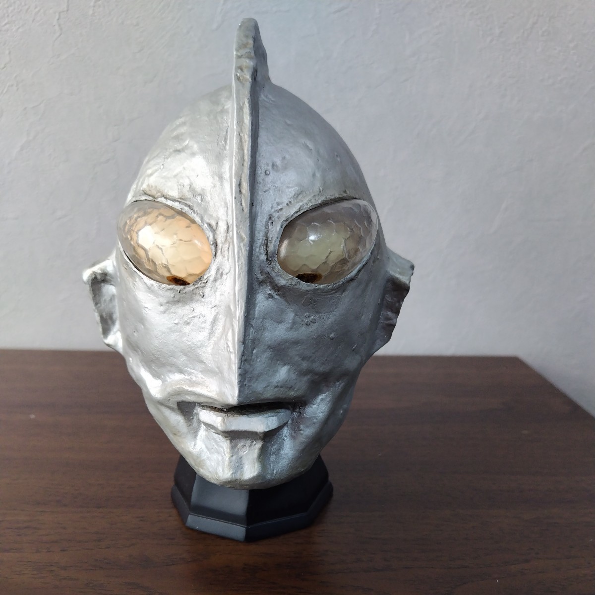 Yahoo!オークション - 初代ウルトラマン 1/2スケールマスク メディコム