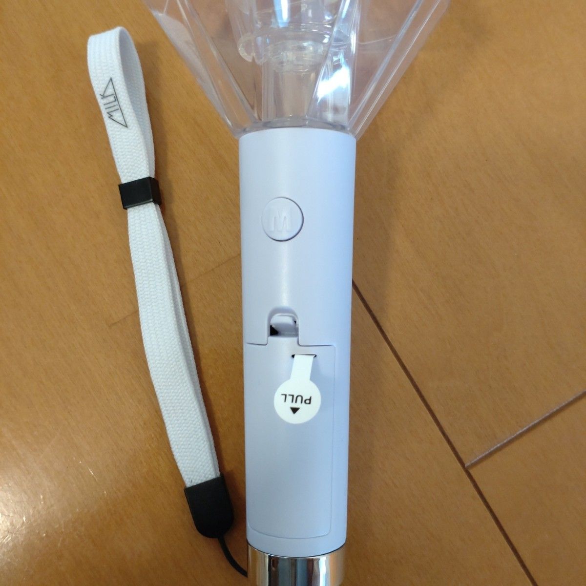 Amazon.co.jp: M!LK 初代公式ペンライト2本セットカラチェン : 産業