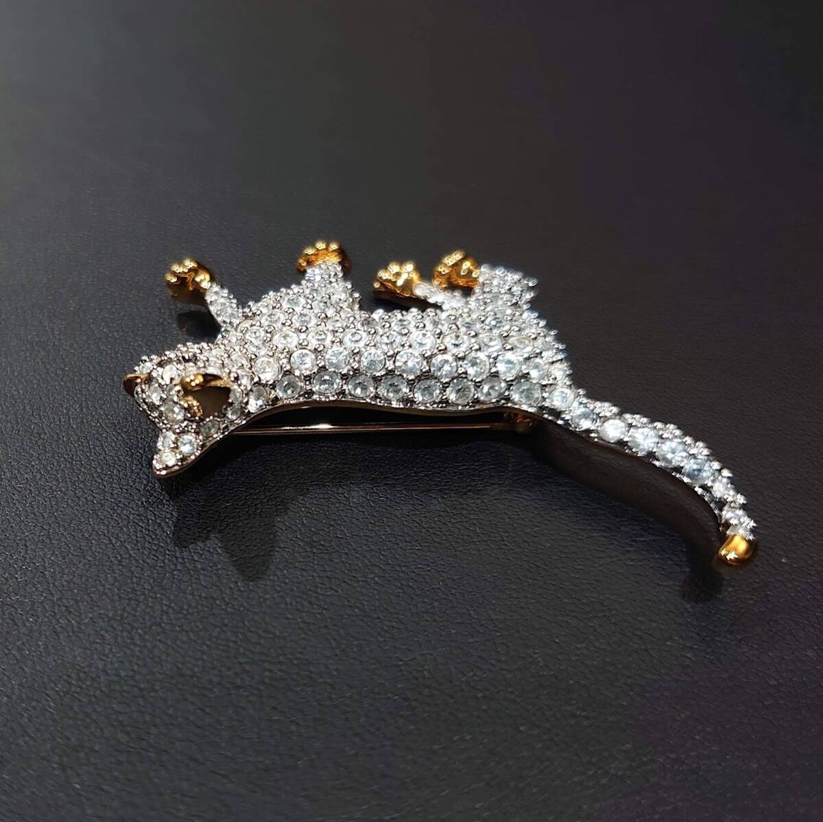 レア】SWAROVSKI スワロフスキー キャット ブローチ クリアストーン 猫