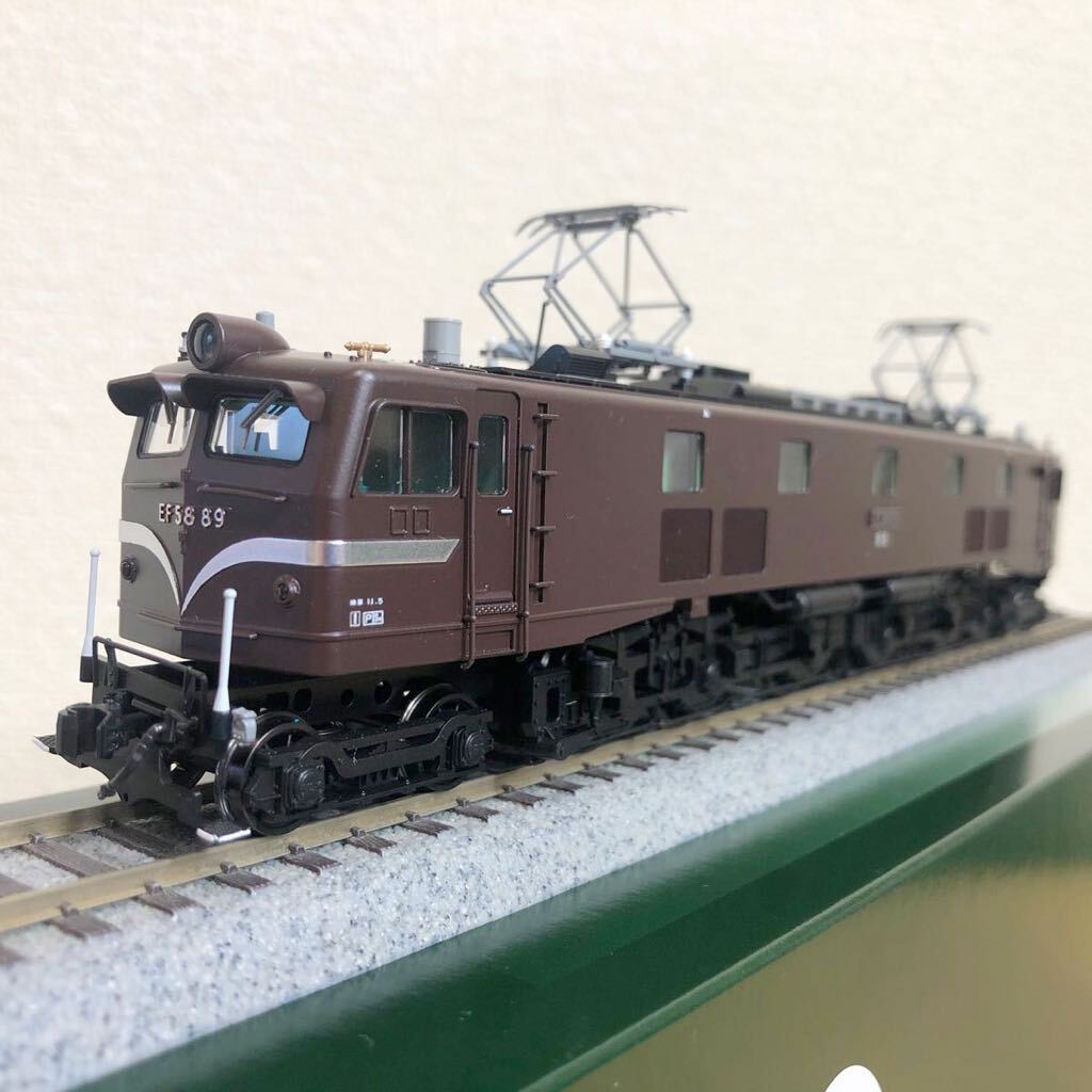 16番特製品 EF58 89復活茶色、銀モニタ