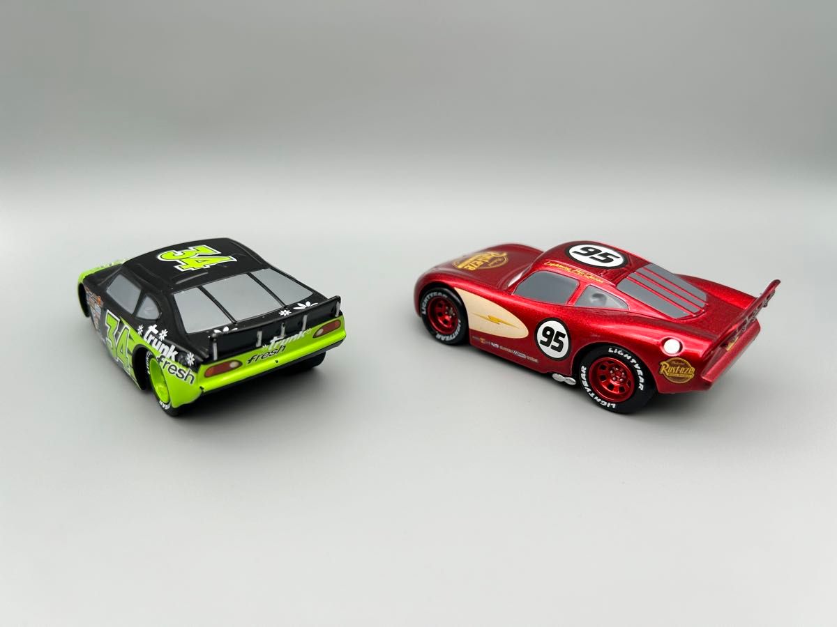 カーズ キャラクターカー ライトニング・マックィーン タール