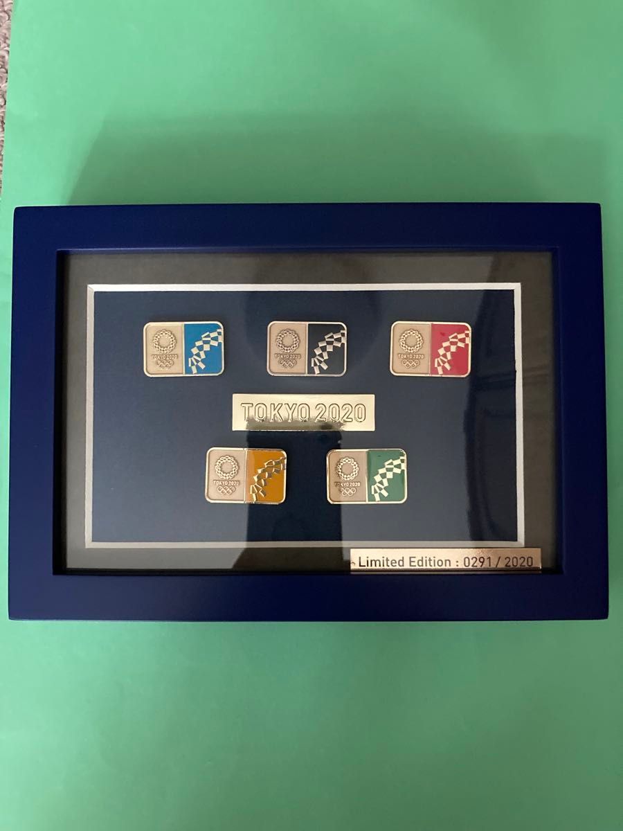 送料無料】東京2020マスコット シリアルNo.入り額装ピンバッチセット