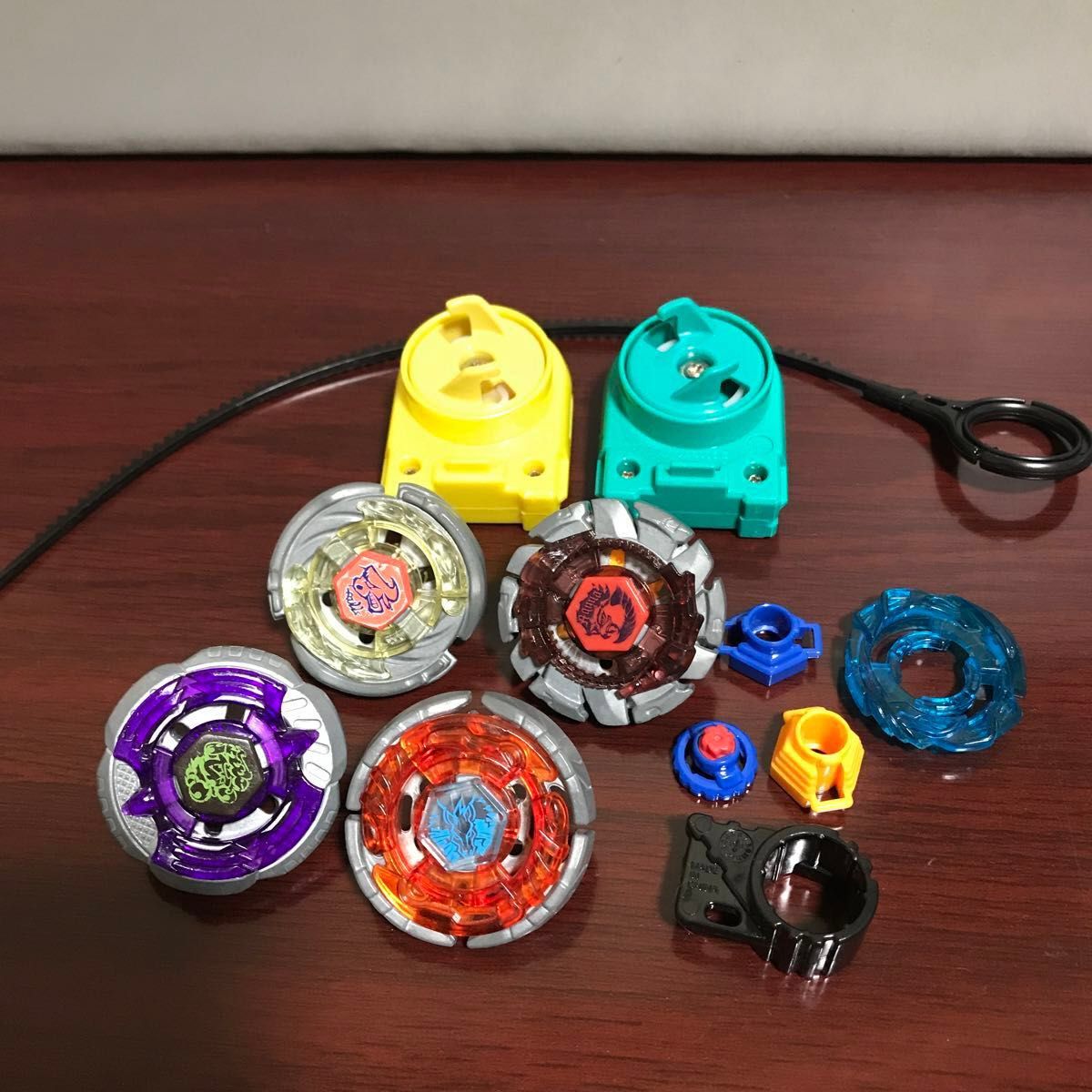 レア物】メタルファイトベイブレード8個 ランチャー5個 スタジアム付き