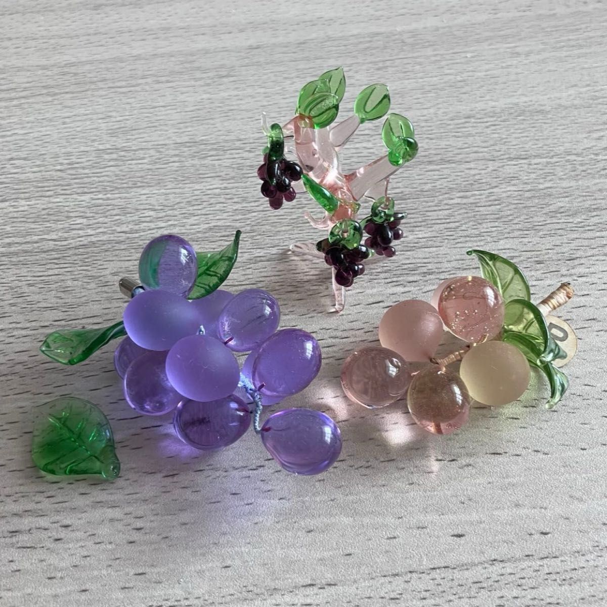 ショップ ガラス細工 葡萄のオブジェ ガラス細工の葡萄のオブジェです