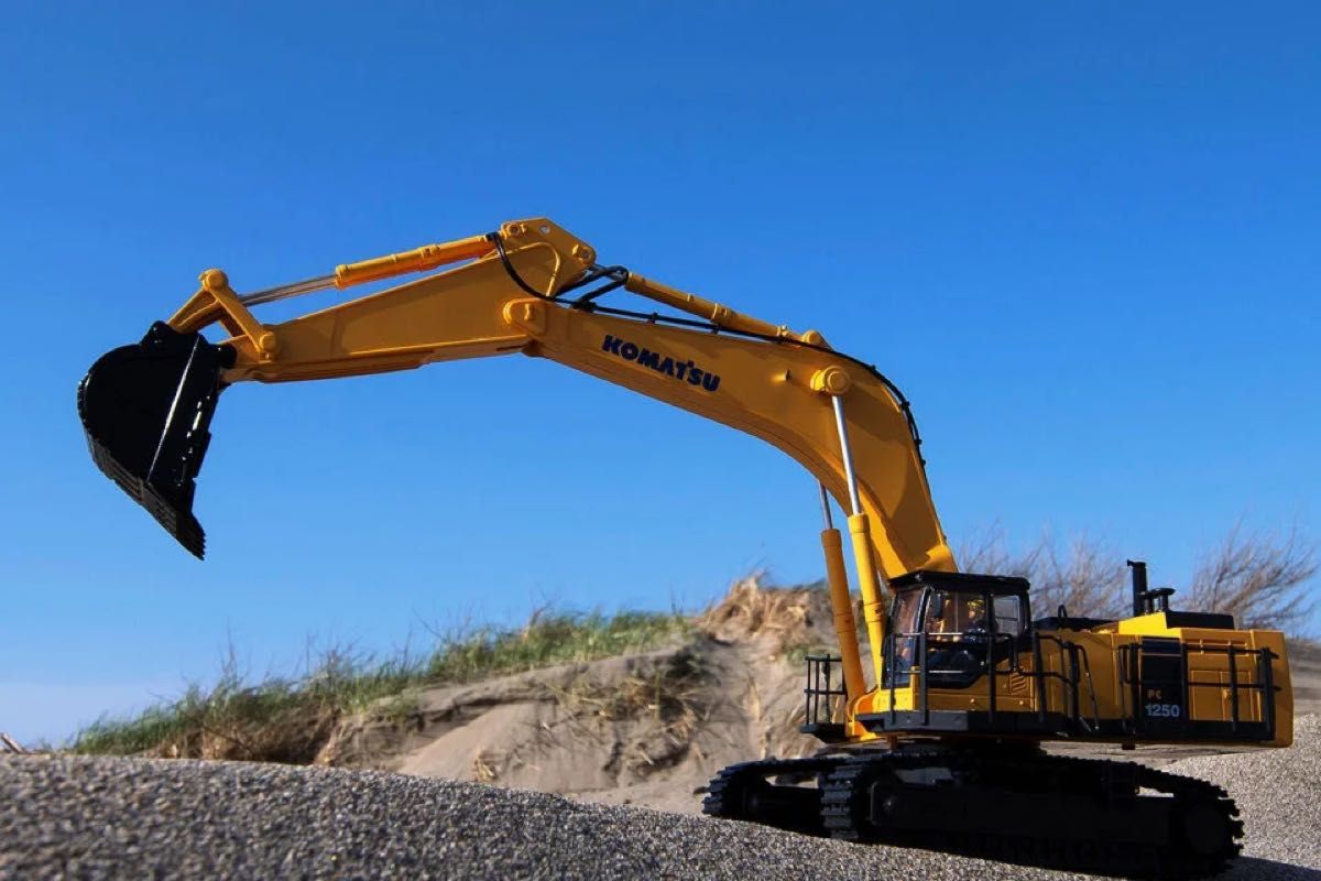 希少 新品未開封 新型クラッチ 京商 油圧ショベル KOMATSU PC1250-8