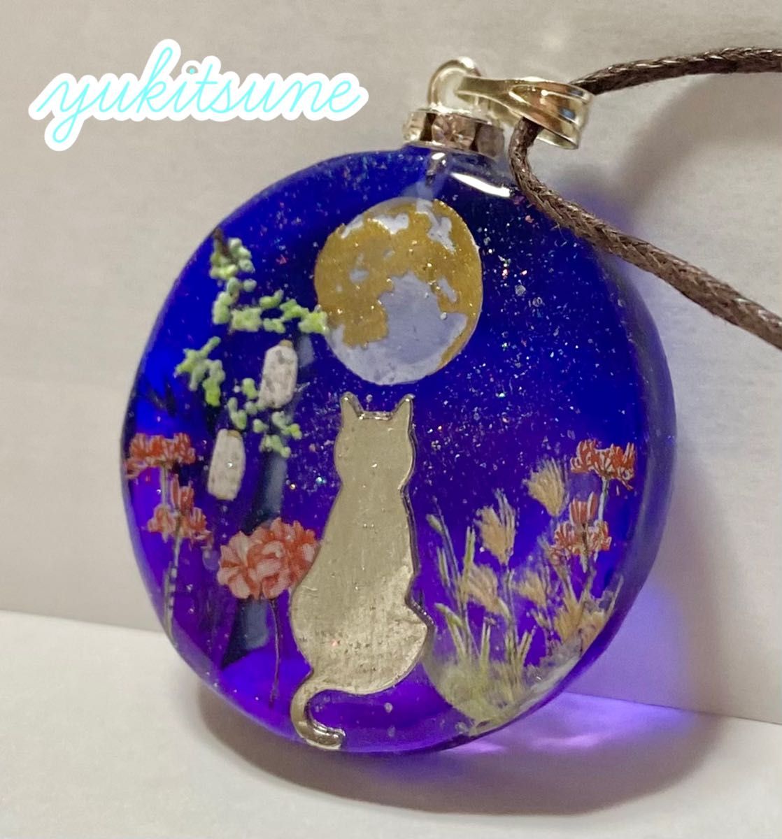 No 173】ハンドメイド 中秋の月 和柄 和風 猫 アクセサリー 彼岸花