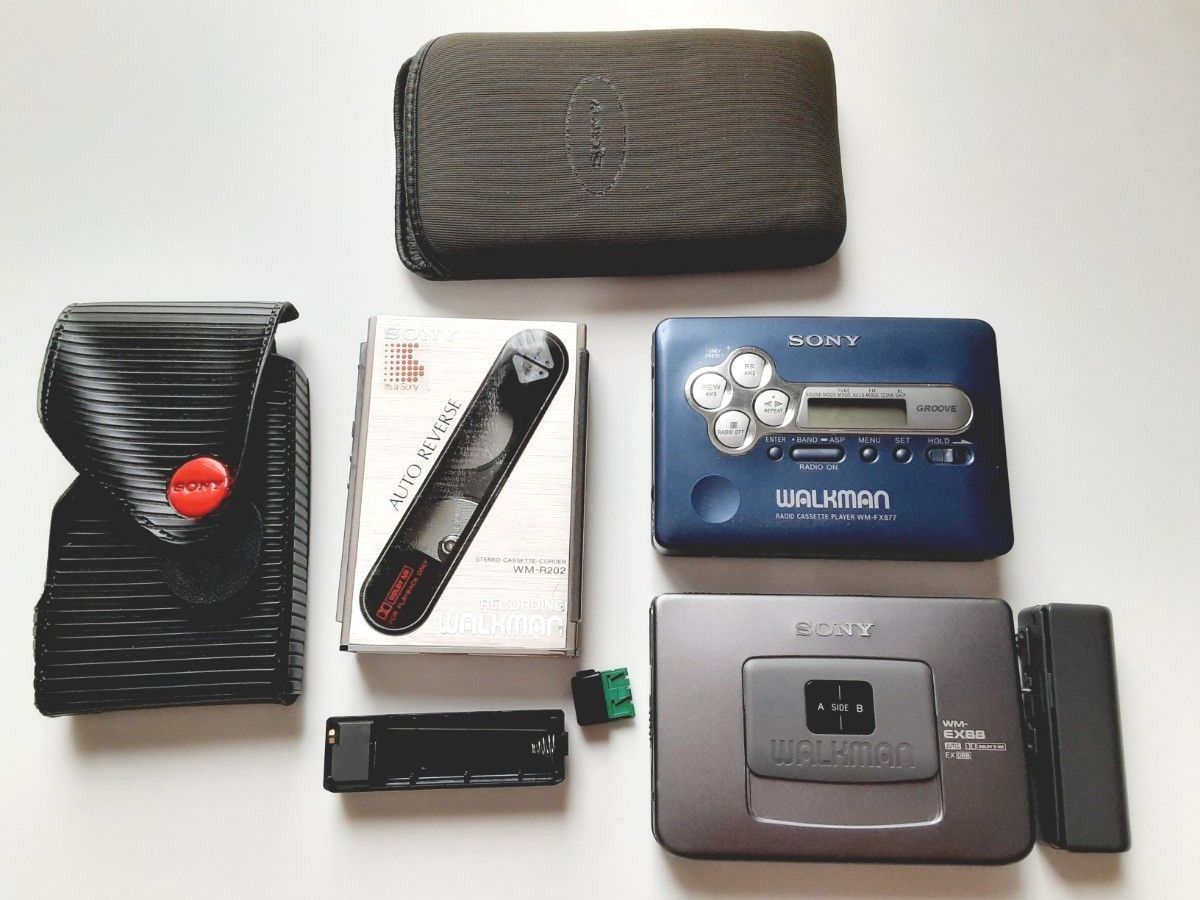 ○ソニー WM-FX877 カセットウォークマン SONY WALKMAN ポータブル