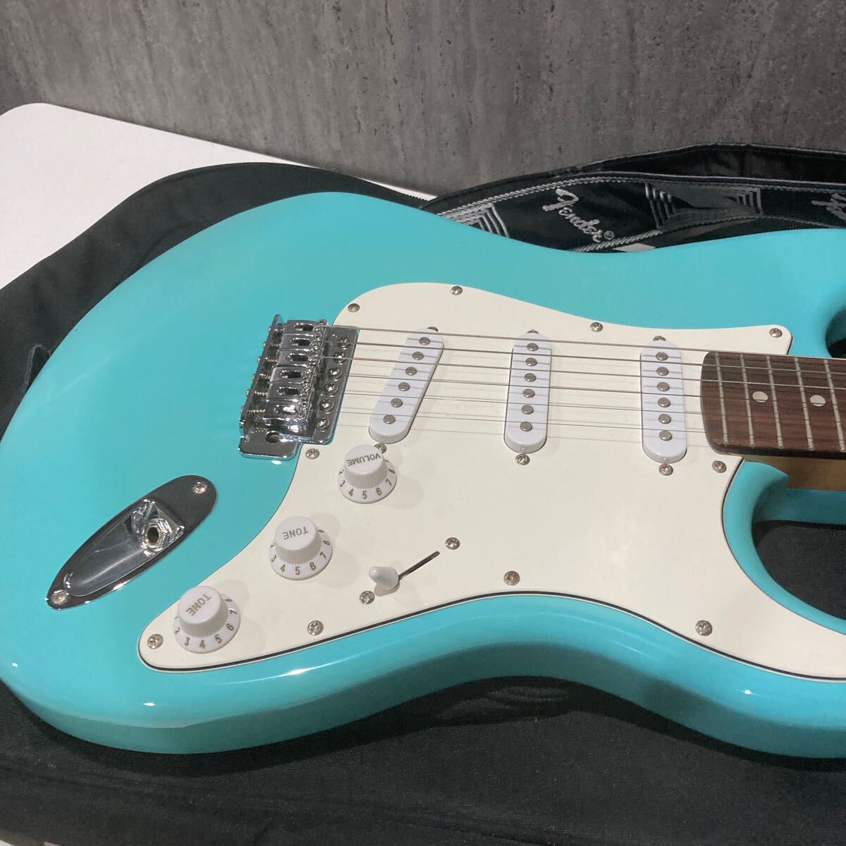 Yahoo!オークション - SELDER エレキギター 水色 ブルー 弦楽器 楽器