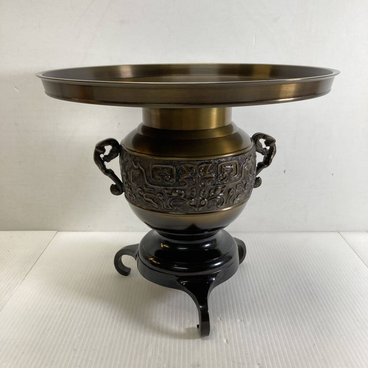 華道具 池坊 薄端 銅製花器 花入 生け花 三足 唐金製 山水 銅器