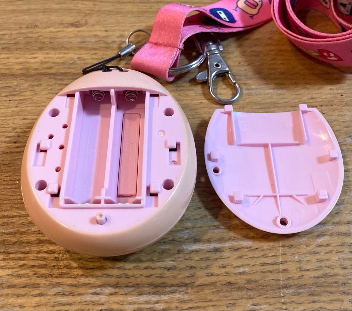 美品 たまごっちぴーす ピンク Tamagotchi ストラップつき たまごっち