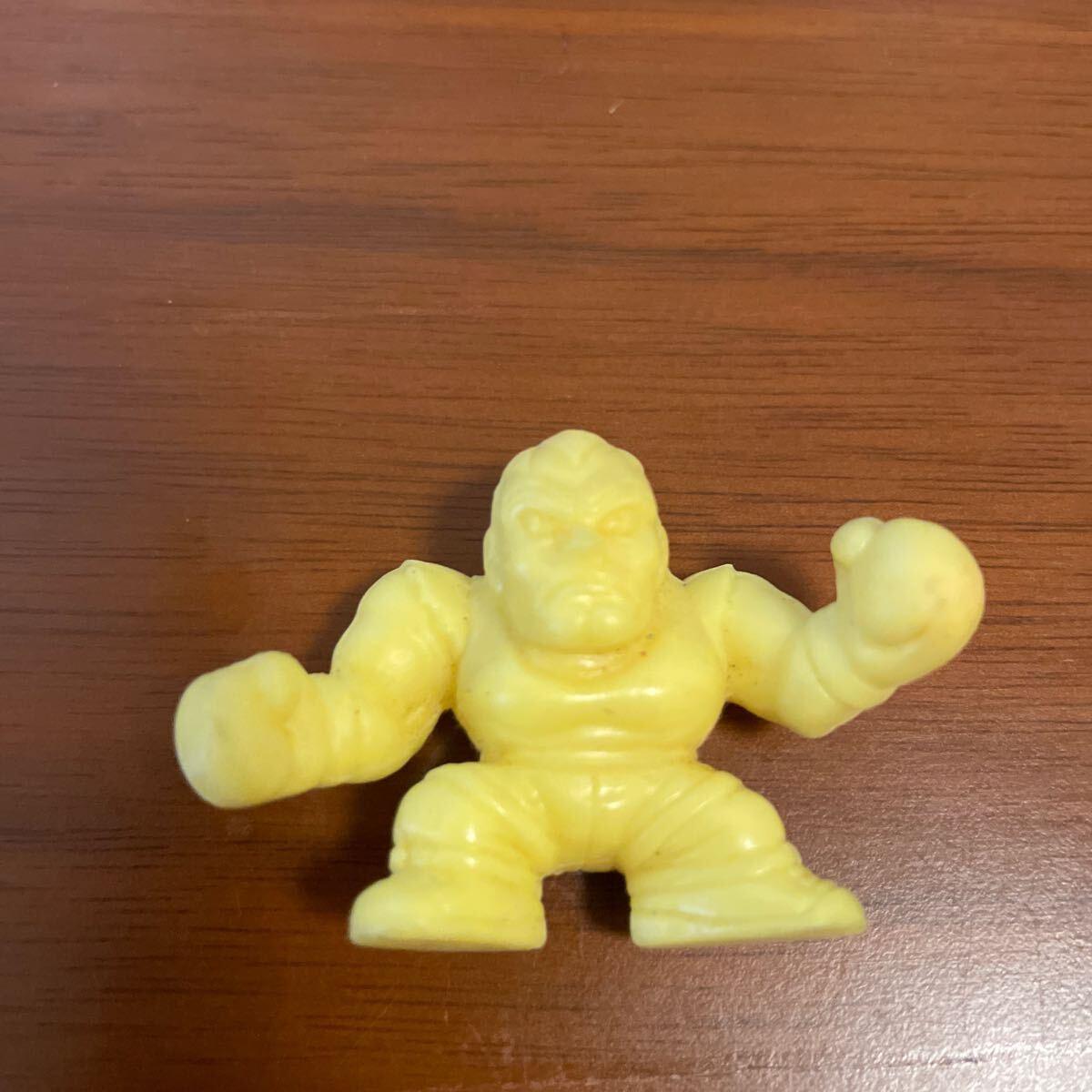 ストリートファイターⅡ ザンギエフ 消しゴム 黄色 ストリート