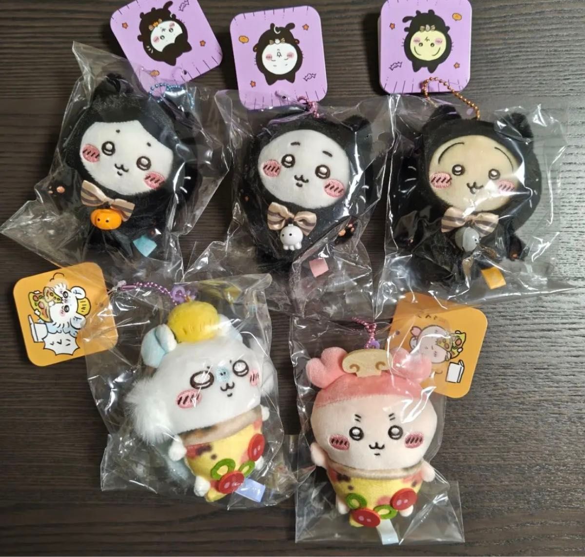 ちいかわ ハロウィン 黒猫のマスコット ピザ コンプ おそろいピザ