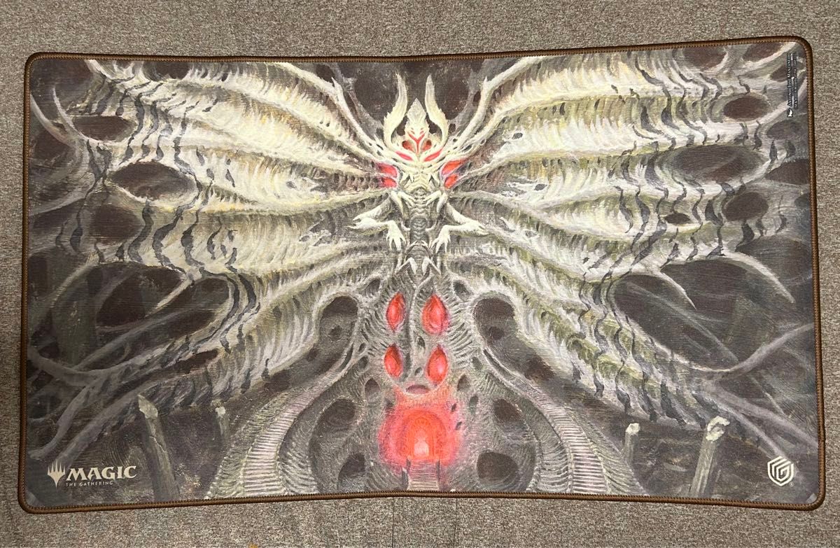 MTG 恐怖を喰うもの、ヴァルガヴォス プレイマット MTG 恐怖を喰うもの