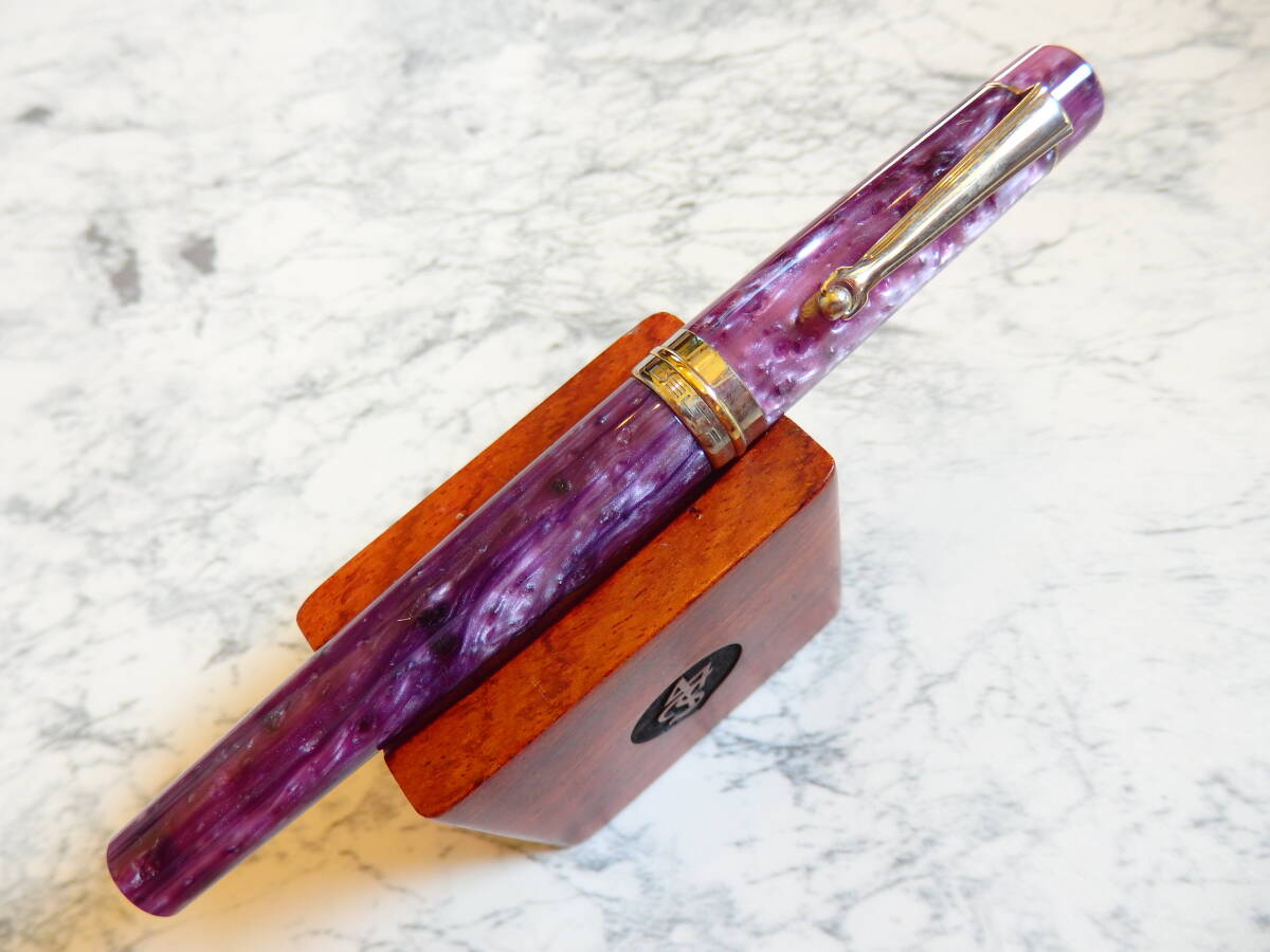 DELTA ビンテージ パープル 万年筆 ニブF 紫 万年筆 パープル