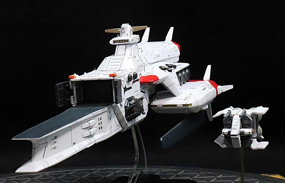 1/1700 機動戦士ガンダム クラップ級巡洋艦レジンキット コスモ