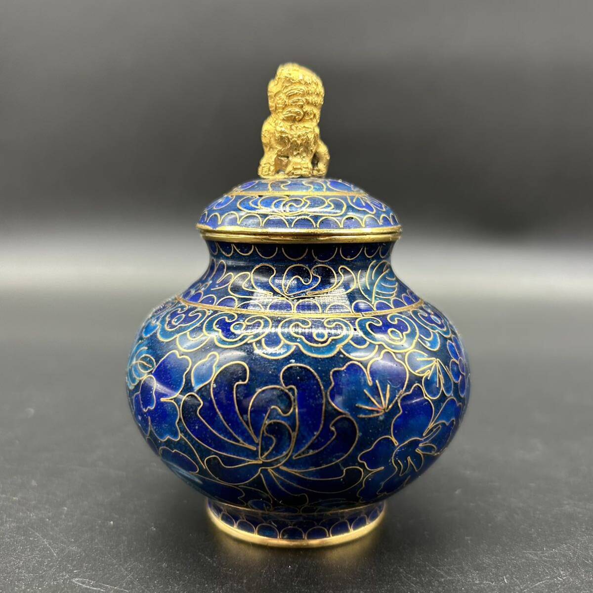 中国 玉石彫刻 獅子摘 双耳遊環 飾壷 香炉 唐木台付 N 8606 中国 玉石