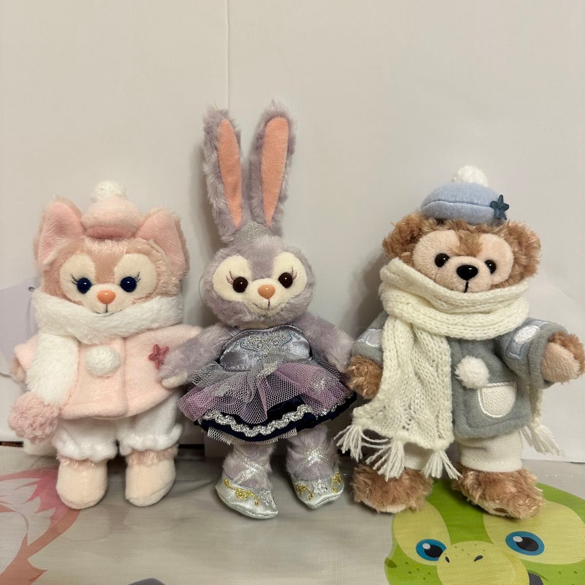 新品】ダンシングスノーフレークスぬいぐるみバッジ3点セット