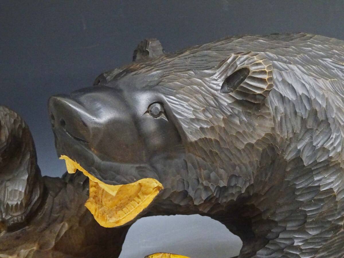 ◇(TH) ◎ 木製 木彫り熊 親子熊 クマ くま 子連れ熊 鮭 高さ 約