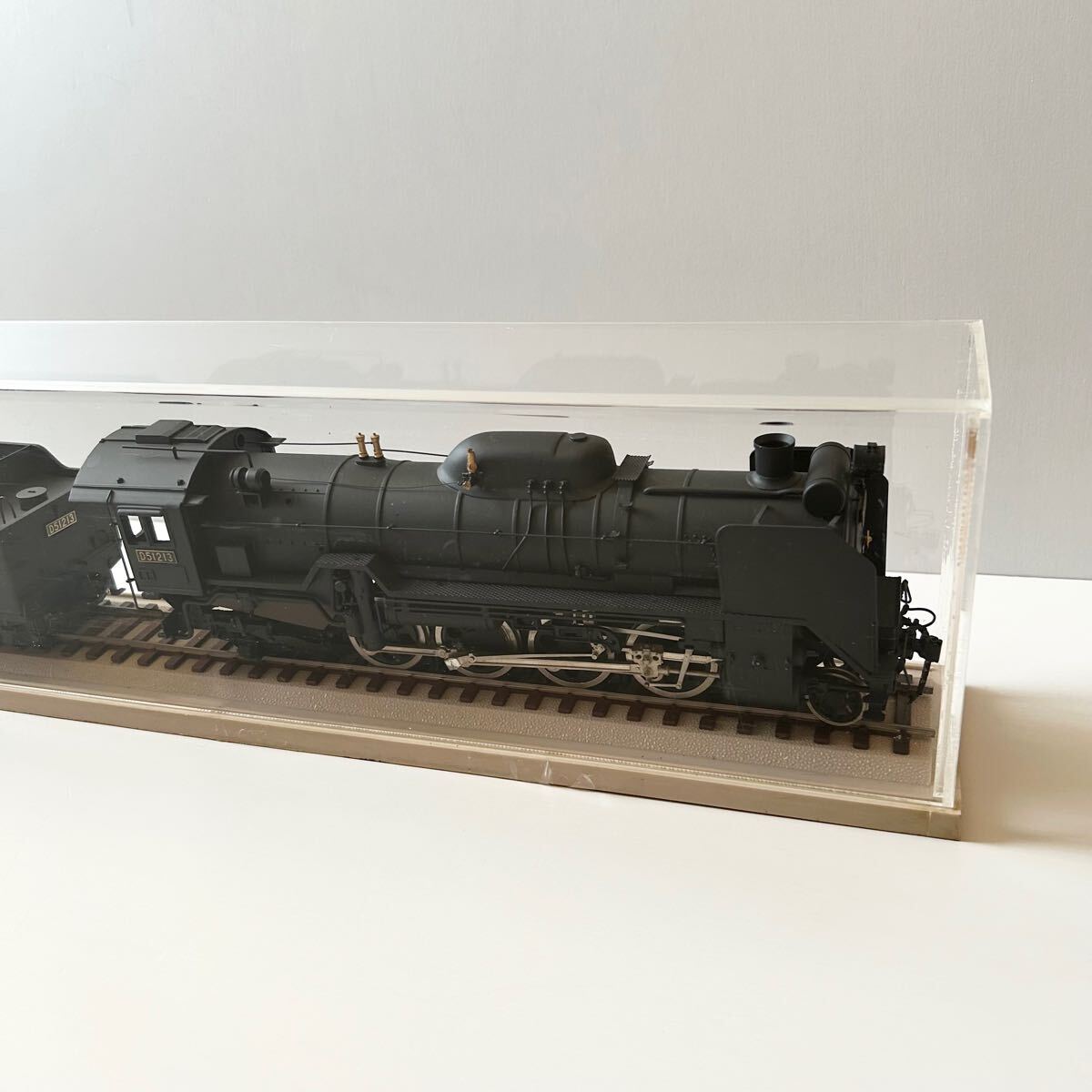 Yahoo!オークション 2-80□D51・蒸気機関車模型・1/42・展示用レール付・
